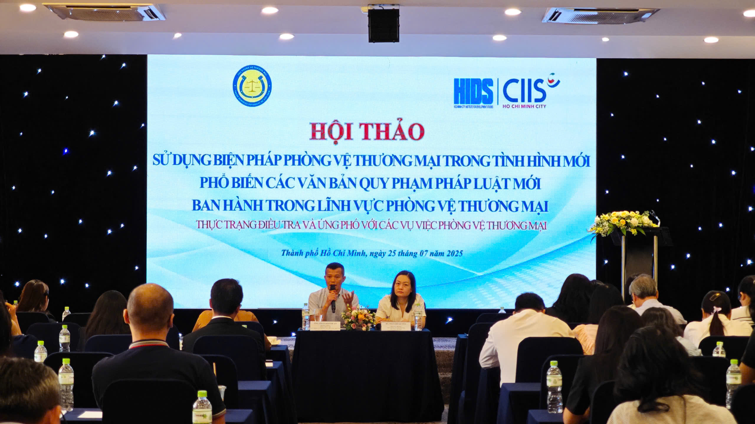 Sử dụng biện pháp phòng vệ thương mại trong tình hình mới - Hội thảo Phổ biến các văn bản quy phạm pháp luật mới ban hành trong lĩnh vực phòng vệ thương mại - Thực trạng điều tra và ứng phó với các vụ việc phòng vệ thương mại