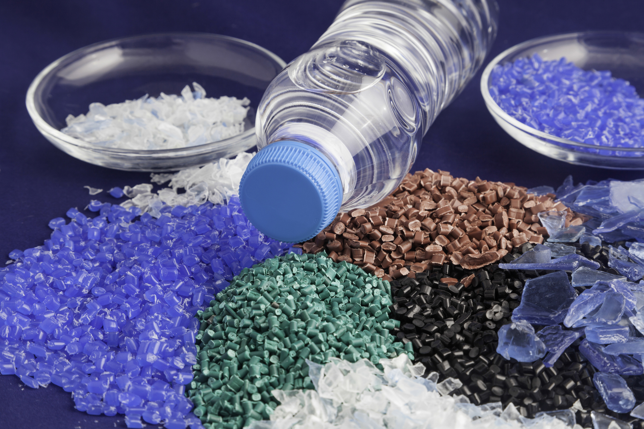 Vương quốc Anh khởi xướng điều tra tự vệ đối với sản phẩm Poly(ethylene Terephthalate) (PET) nhập khẩu
