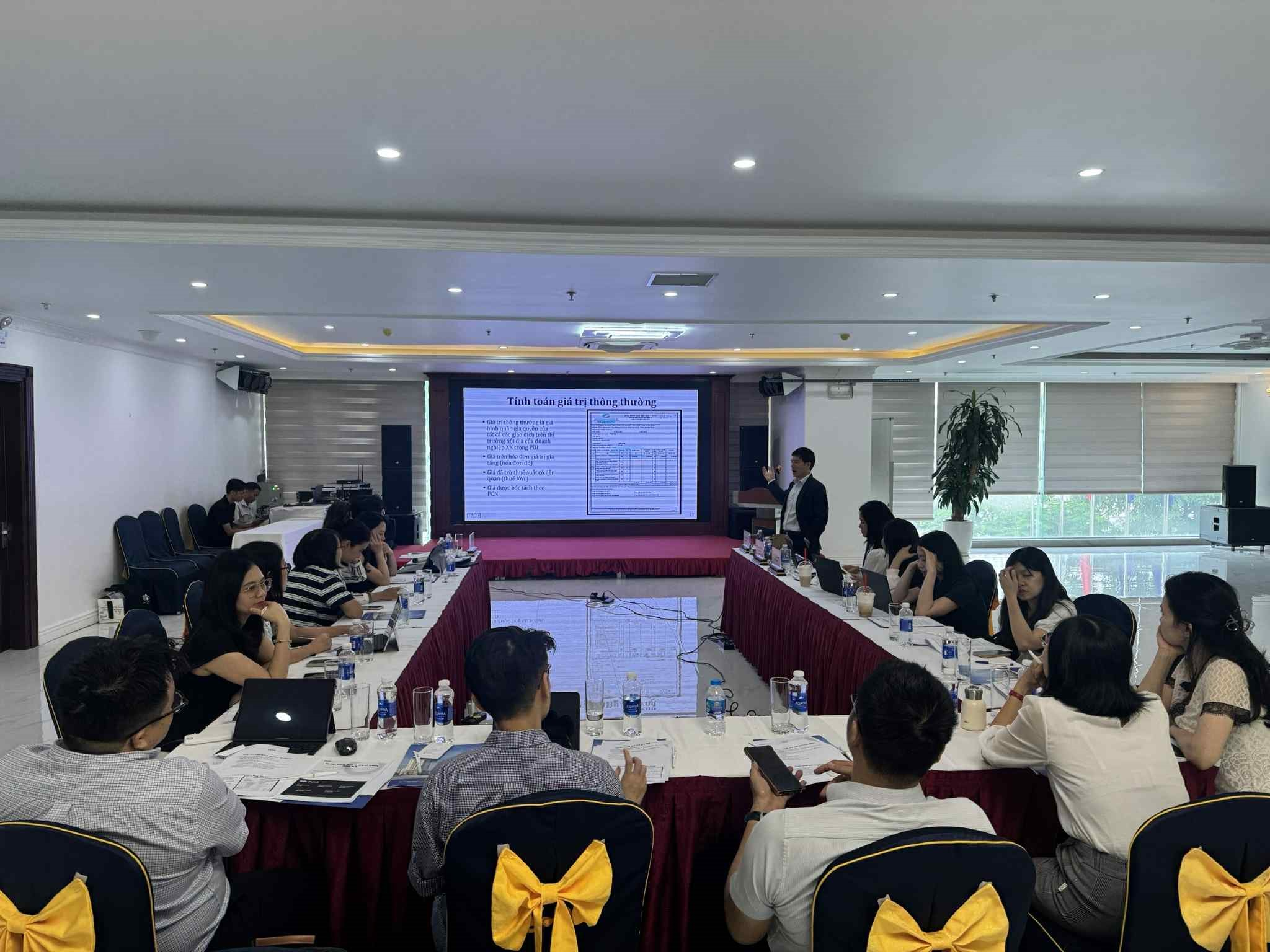 Khóa đào tạo “Tăng cường năng lực, đào tạo cán bộ thực hiện nhiệm vụ về phòng vệ thương mại trong công tác chống lẩn tránh biện pháp phòng vệ thương mại và gian lận xuất xứ” tại Hải Phòng